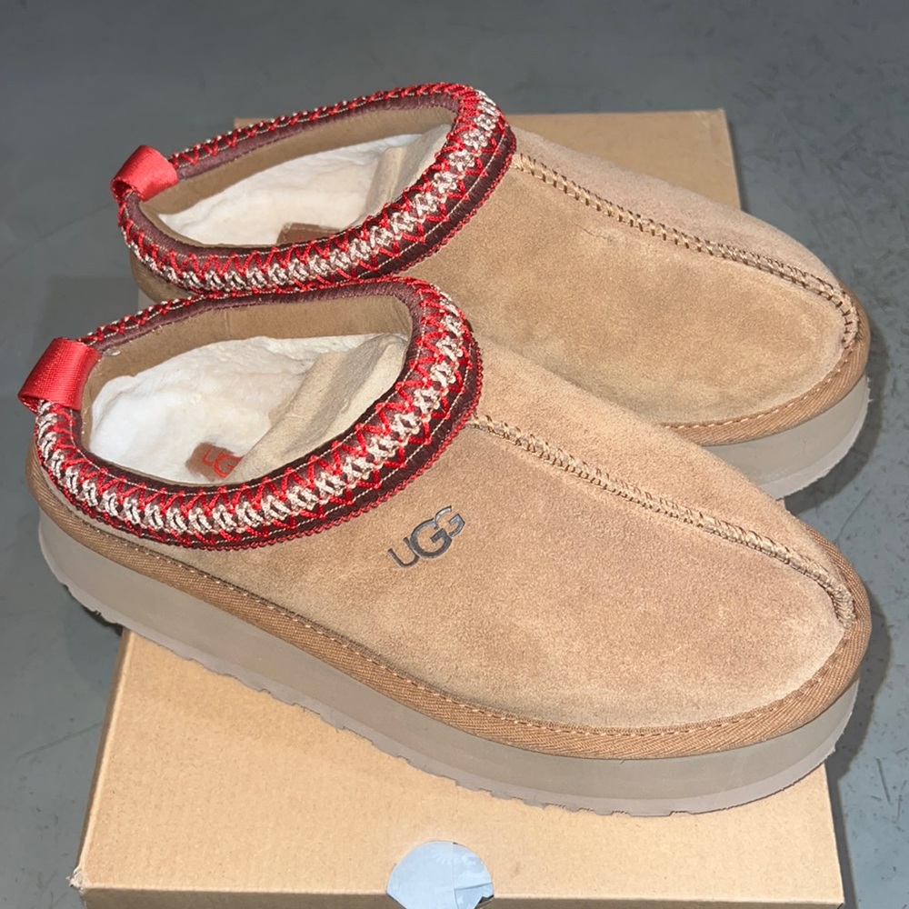 Sought after UGG Tazz platform